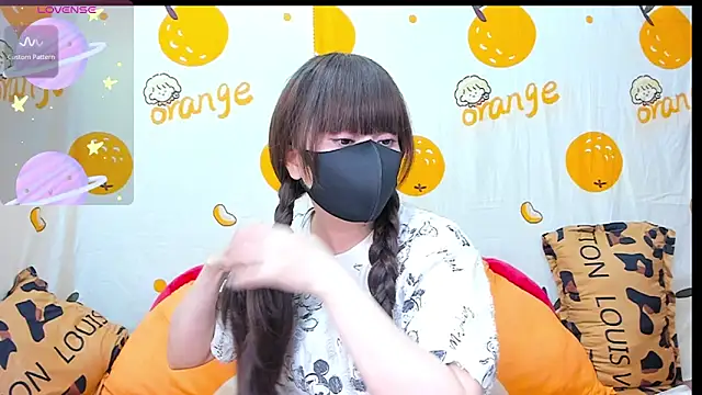 alonelove   online show from November 3, 2025, 2:39 am