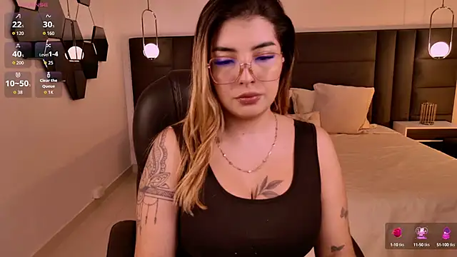 LisaMonroe  online show from October 1, 2025, 7:51 pm