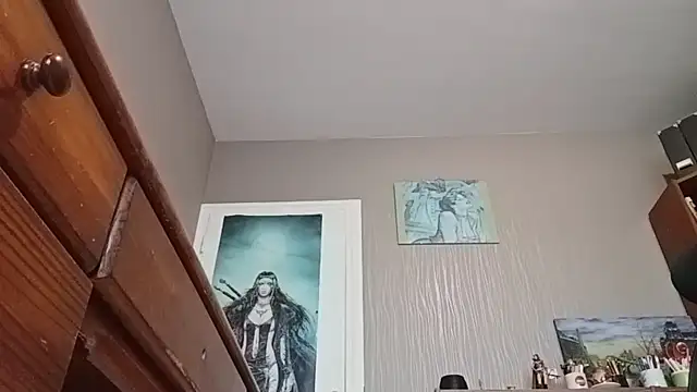 Mandra is a whore online show from December 19, 2025, 10:06 am