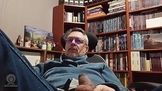 Mandra is a whore online show from November 20, 2025, 7:03 pm