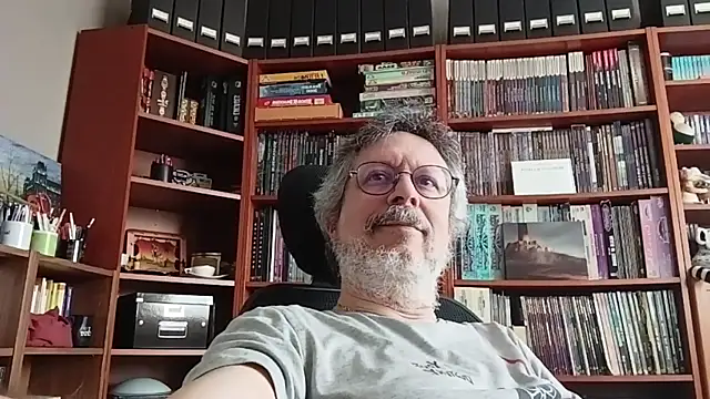 Mandra is a whore online show from November 9, 2025, 1:04 pm