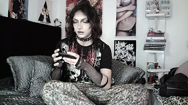 kiiler queen online show from May 14, 2026, 7:33 pm