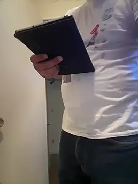 PeterGrandee online show from January 6, 2025, 9:11 pm