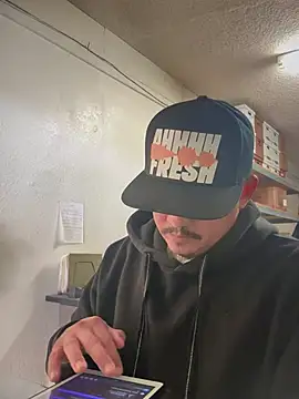 PeterGrandee online show from January 23, 2025, 9:39 pm