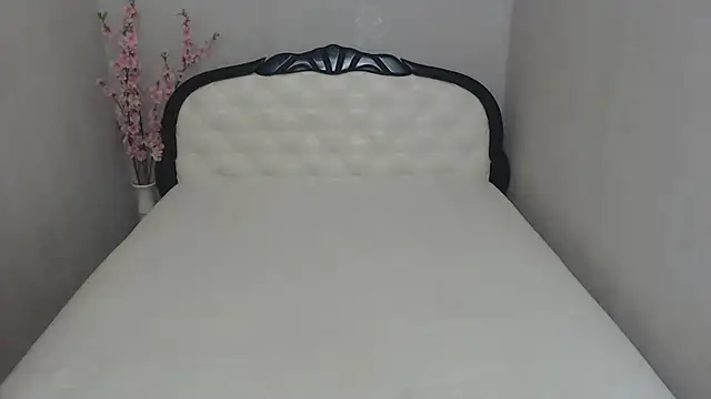 Snapshot of Holliy_Cooper chatting on March 20, 2025, 6:52 am Holliy Cooper online show from March 20, 2025, 6:52 am