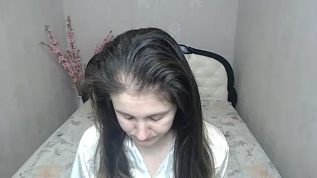 Holliy Cooper online show from February 20, 2026, 8:05 am