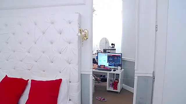 RavishingJenna online show from January 8, 2026, 7:20 pm