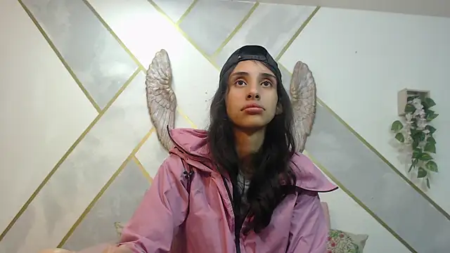 RoxanaCyrano  online show from December 5, 2025, 7:55 pm