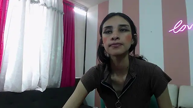 RoxanaCyrano  online show from January 15, 2025, 7:12 pm