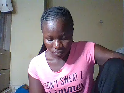 Snapshot of prettychic5 chatting on March 3, 2026, 4:03 pm prettychic5 online show from March 3, 2026, 4:03 pm