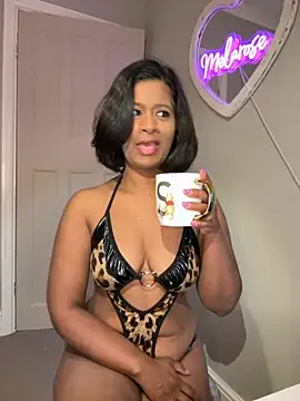 RoseMelanie online show from October 3, 2025, 6:26 am