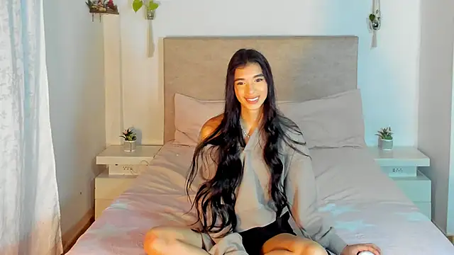 katt pelaez online show from February 1, 2026, 3:05 am