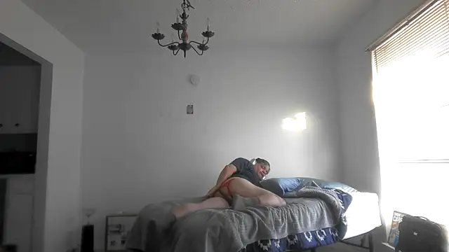 Snapshot of Peachestabby147 chatting on February 25, 2026, 1:44 pm Peachestabby147 online show from February 25, 2026, 1:44 pm