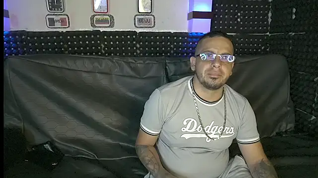 Dulce yors online show from March 8, 2025, 11:07 pm