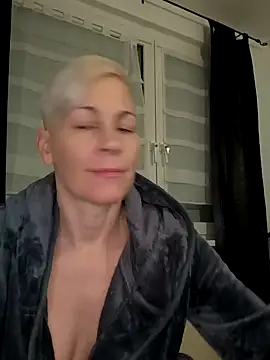 DarleenHot online show from December 20, 2024, 6:40 am