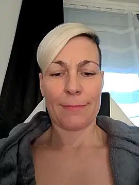 DarleenHot online show from December 17, 2024, 2:55 pm