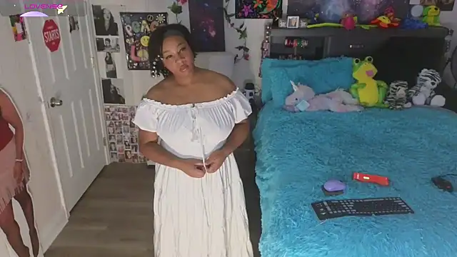 temptressbeauty24 online show from October 8, 2025, 4:47 am