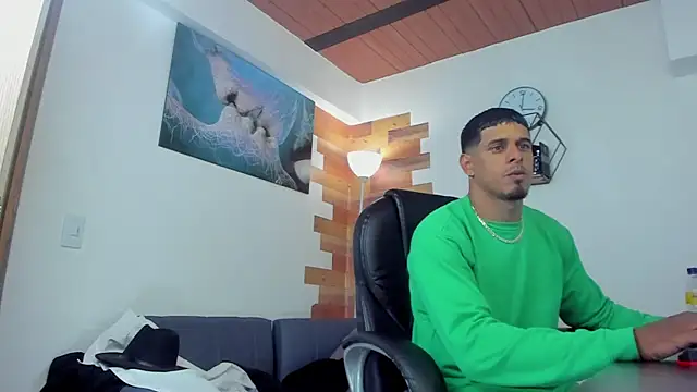 Snapshot of vincen_jose chatting on February 25, 2025, 1:30 am vincen jose online show from February 25, 2025, 1:30 am