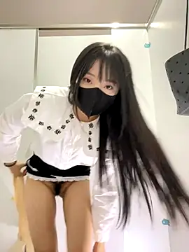 Asia-Lynn online show from November 13, 2025, 11:25 am