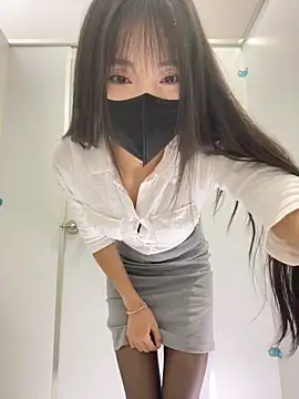 Snapshot of Asia-Lynn chatting on May 11, 2026, 10:16 am Asia-Lynn online show from May 11, 2026, 10:16 am