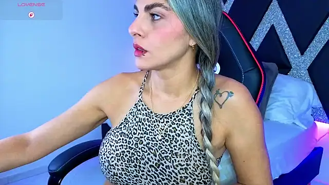 blonde cat15 online show from October 6, 2025, 2:13 am