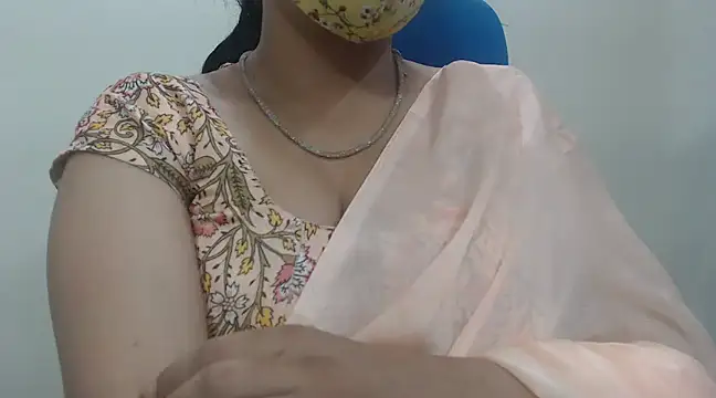 Snapshot of Lovely_Siri_23 chatting on February 20, 2025, 2:40 am Lovely Siri 23 online show from February 20, 2025, 2:40 am