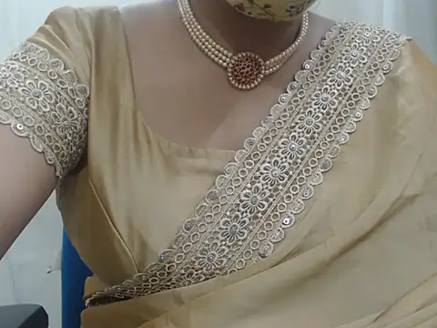 Snapshot of Lovely_Siri_23 chatting on November 18, 2025, 7:22 am Lovely Siri 23 online show from November 18, 2025, 7:22 am