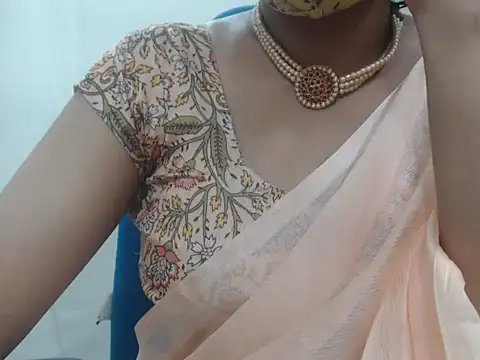 Snapshot of Lovely_Siri_23 chatting on November 21, 2025, 6:01 am Lovely Siri 23 online show from November 21, 2025, 6:01 am