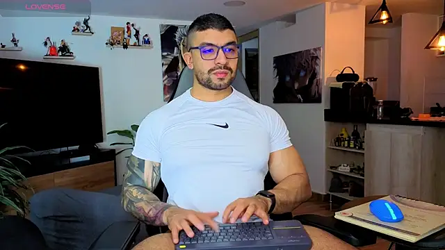 Snapshot of Michael_Diamond chatting on December 23, 2025, 2:11 am Michael Diamond online show from December 23, 2025, 2:11 am