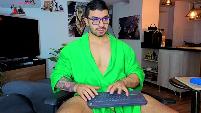 Snapshot of Michael_Diamond chatting on December 17, 2025, 1:21 am Michael Diamond online show from December 17, 2025, 1:21 am