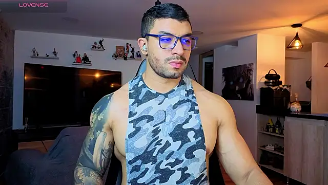 Snapshot of Michael_Diamond chatting on February 13, 2026, 2:00 am Michael Diamond online show from February 13, 2026, 2:00 am