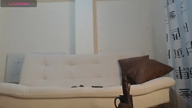 ammarahot7777 online show from November 23, 2025, 12:09 am