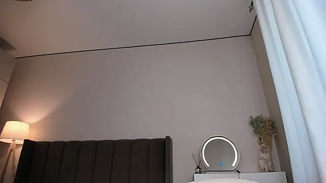 Anni  cute online show from February 13, 2026, 3:39 am