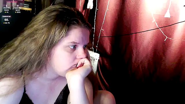 Snapshot of so_cute777 chatting on November 17, 2025, 7:01 am so cute777 online show from November 17, 2025, 7:01 am