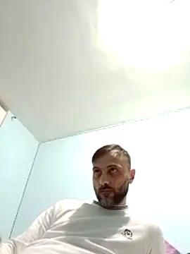 coppiasenzacensura online show from December 14, 2025, 5:40 pm