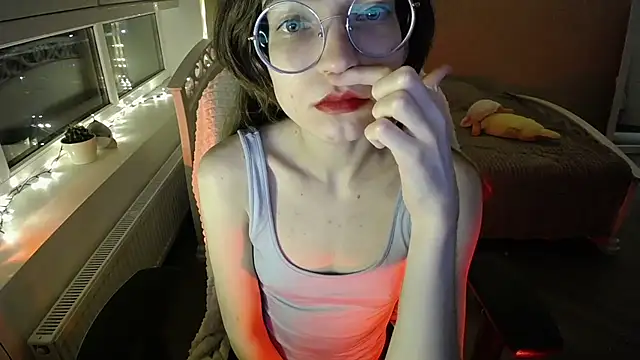 MissLinaDream online show from April 17, 2026, 9:17 pm