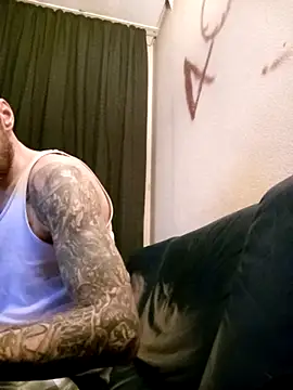 PIercingBoy38 online show from January 8, 2026, 9:10 pm