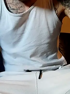 PIercingBoy38 online show from October 16, 2025, 11:29 am