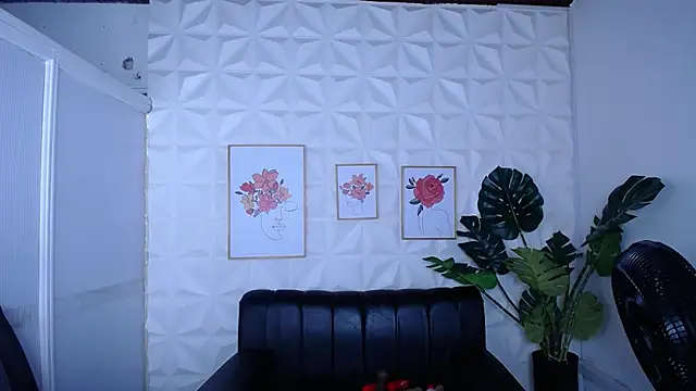 Snapshot of Valentinaa_mature chatting on September 23, 2025, 10:28 pm Valentinaa mature online show from September 23, 2025, 10:28 pm