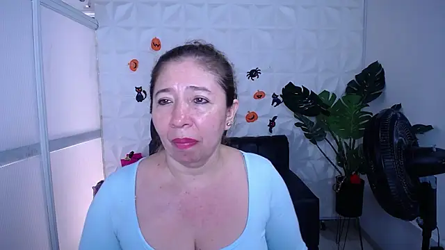 Snapshot of Valentinaa_mature chatting on October 7, 2025, 7:04 pm Valentinaa mature online show from October 7, 2025, 7:04 pm