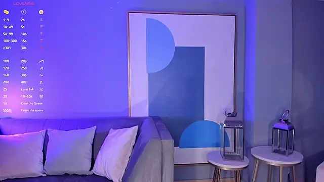 LizzHamilton   online show from March 17, 2025, 9:02 pm