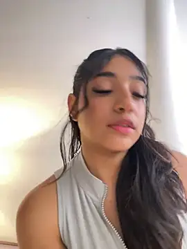 Bellafr online show from January 4, 2025, 8:48 pm