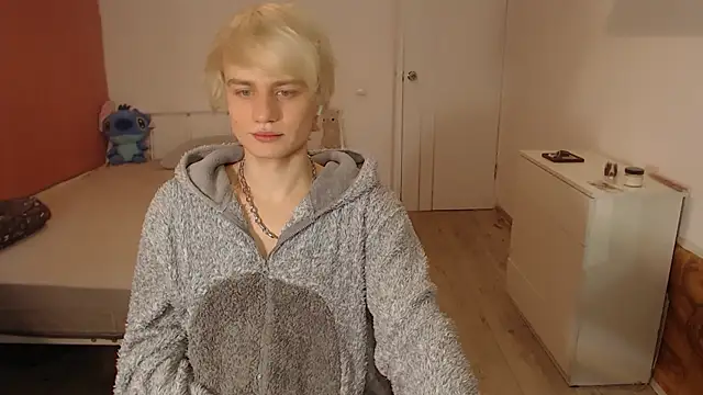 Snapshot of Oliver_sweet_ chatting on January 12, 2026, 1:23 am Oliver sweet online show from January 12, 2026, 1:23 am