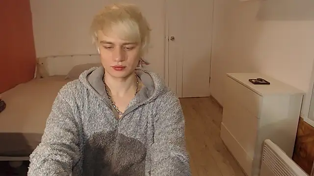 Snapshot of Oliver_sweet_ chatting on December 23, 2025, 1:16 am Oliver sweet online show from December 23, 2025, 1:16 am