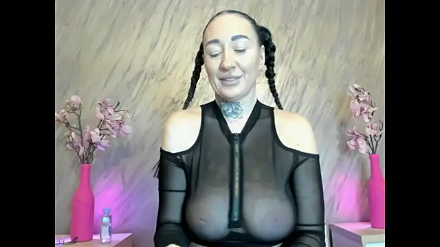 Snapshot of Rayanablackandwhite chatting on April 22, 2026, 7:09 pm Rayanablackandwhite online show from April 22, 2026, 7:09 pm
