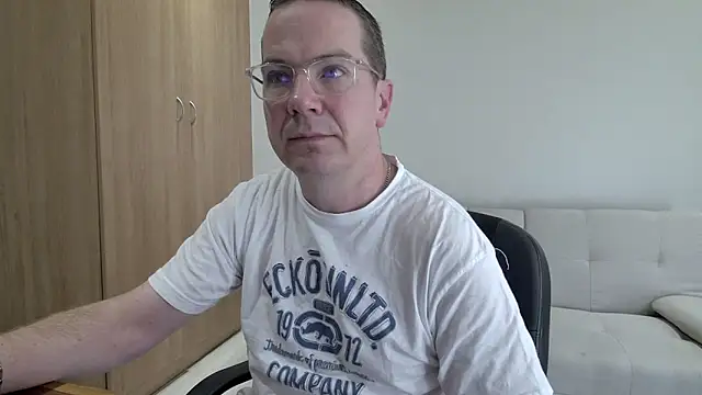 BrettJ81 online show from April 11, 2026, 1:48 pm