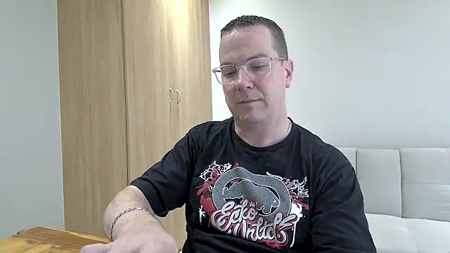 BrettJ81 online show from December 15, 2025, 12:22 pm