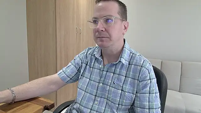 BrettJ81 online show from October 11, 2025, 9:43 am