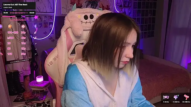 Evie Ro online show from September 27, 2025, 8:04 pm