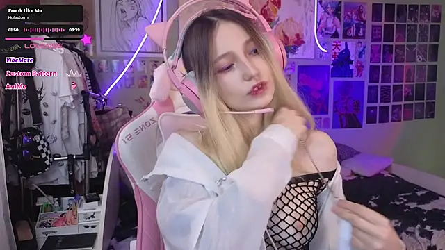 Evie Ro online show from March 3, 2025, 7:35 am